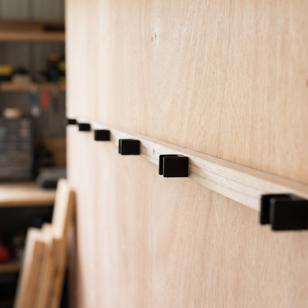 Vertical Rod Clip - Wall Mount